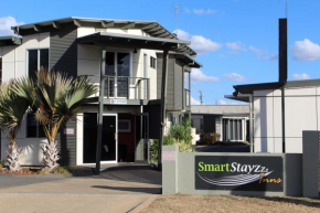  Smart Stayzzz Inns  Клермонт